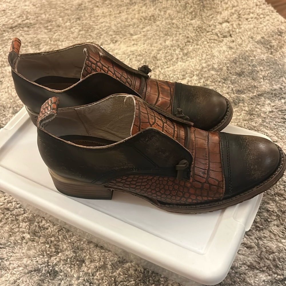 FreeBird by Steven Mable Women’s Leather Oxfords